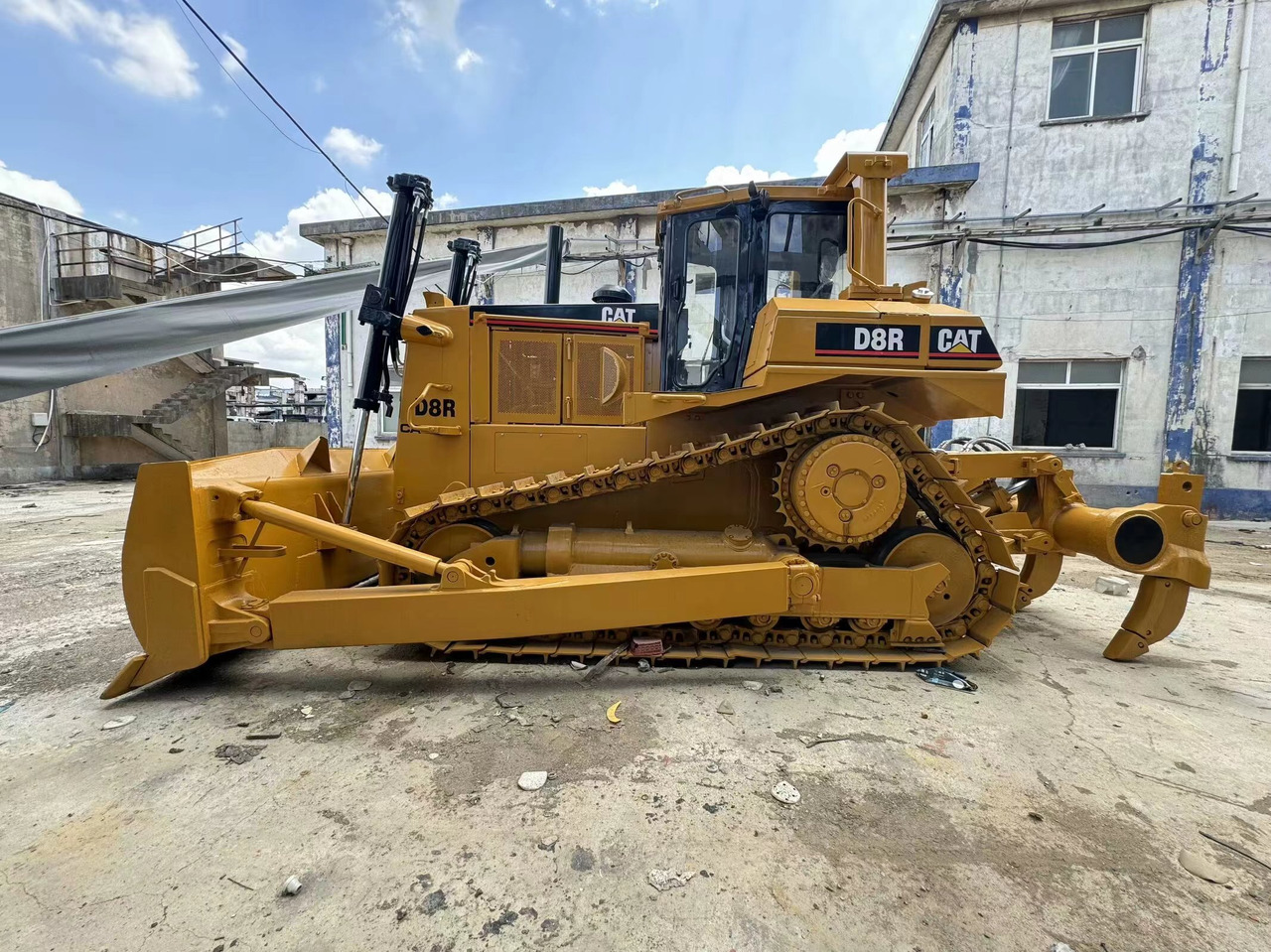 CATERPILLAR D8R Bulldozer Click for Discount - Buldozer: foto 1 CATERPILLAR D8R Bulldozer Click for Discount - Buldozer: foto 1