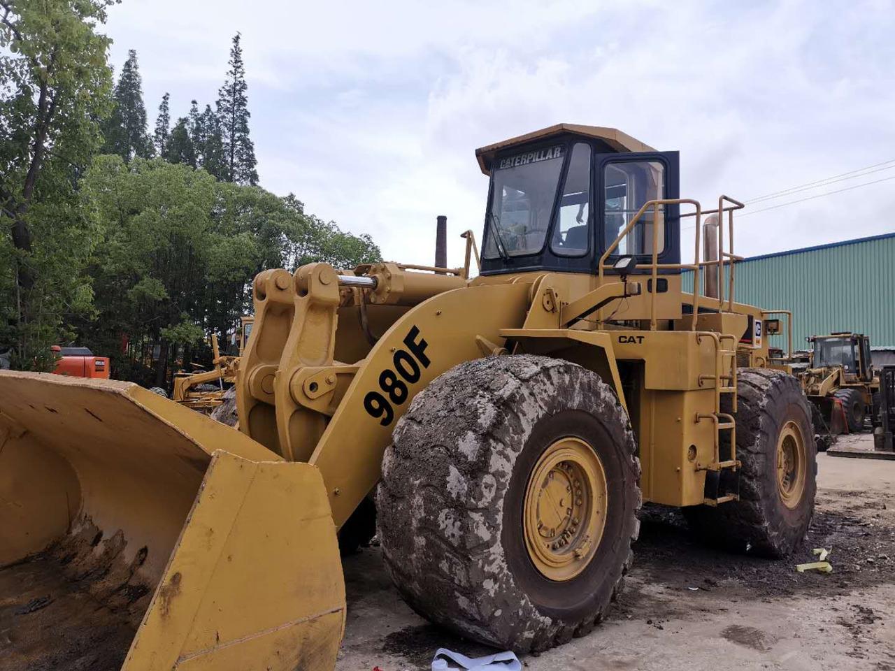 CATERPILLAR Wheel Loader CAT 980F - Fadrom me goma: foto 4 CATERPILLAR Wheel Loader CAT 980F - Fadrom me goma: foto 4