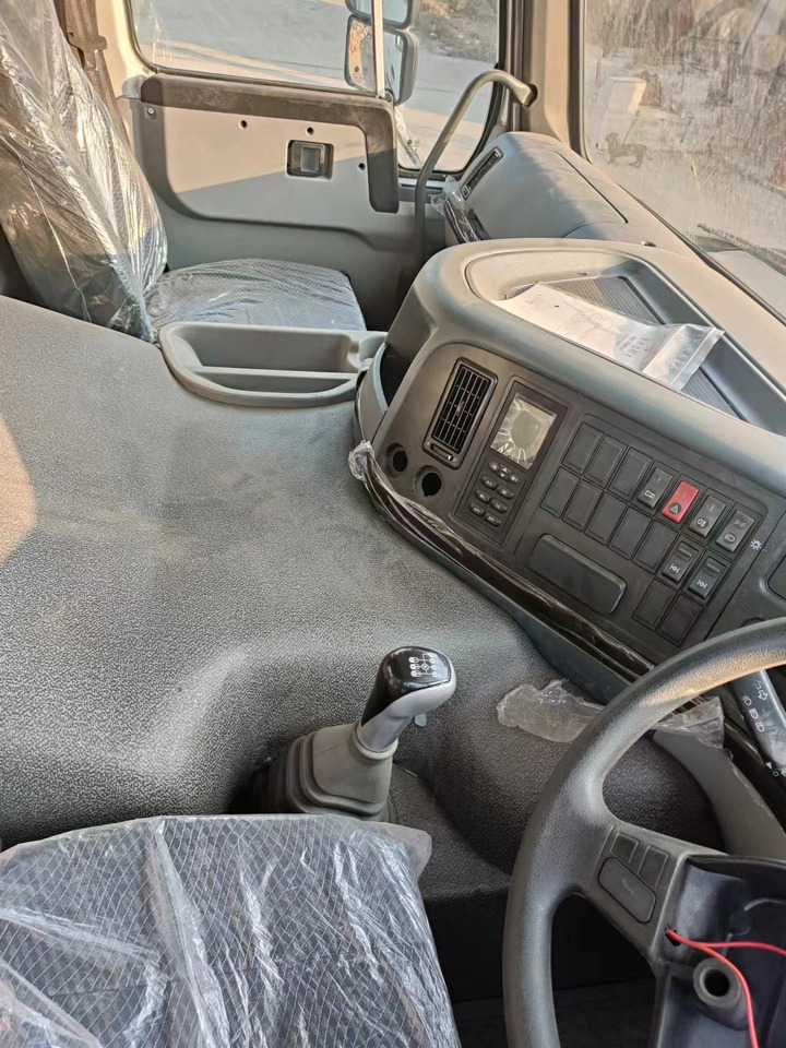 HOWO 375Dump Truck Right-Hand Drive - Kamion vetëshkarkues: foto 3 HOWO 375Dump Truck Right-Hand Drive - Kamion vetëshkarkues: foto 3