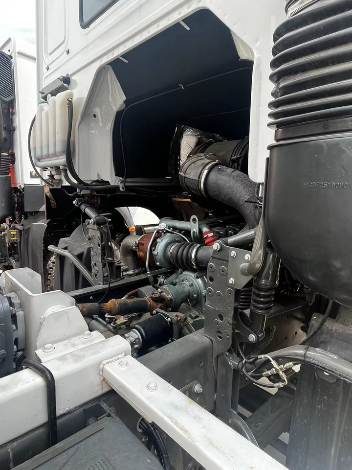 HOWO Cement Mixer Truck 12cube Click Here for Discount - Autobetoniere: foto 2 HOWO Cement Mixer Truck 12cube Click Here for Discount - Autobetoniere: foto 2