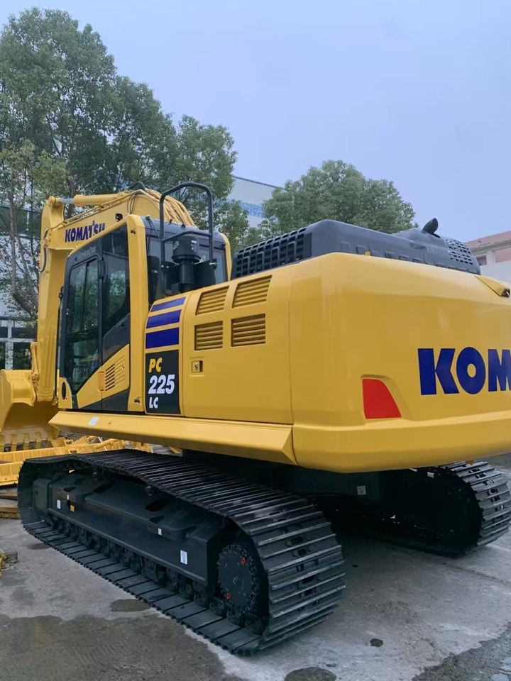 KOMATSU Crawler Excavator PC225 New - Ekskavator me zinxhirë: foto 2 KOMATSU Crawler Excavator PC225 New - Ekskavator me zinxhirë: foto 2