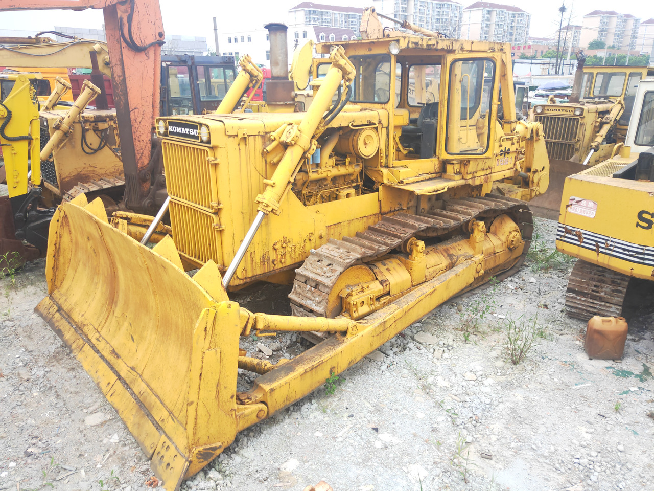 KOMATSU D155 - Buldozer: foto 1 KOMATSU D155 - Buldozer: foto 1