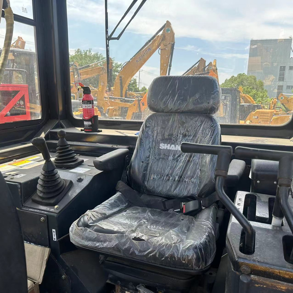 SHANTUI Bulldozer SD 32 Low Hours Good Condition - Buldozer: foto 4 SHANTUI Bulldozer SD 32 Low Hours Good Condition - Buldozer: foto 4