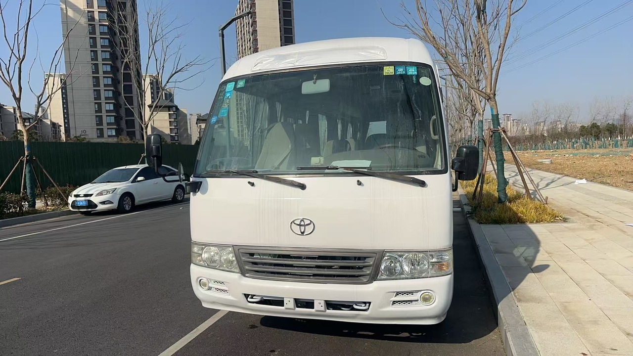 TOYOTA Mini Coach White Low Mileage - Autobus urban: foto 1 TOYOTA Mini Coach White Low Mileage - Autobus urban: foto 1
