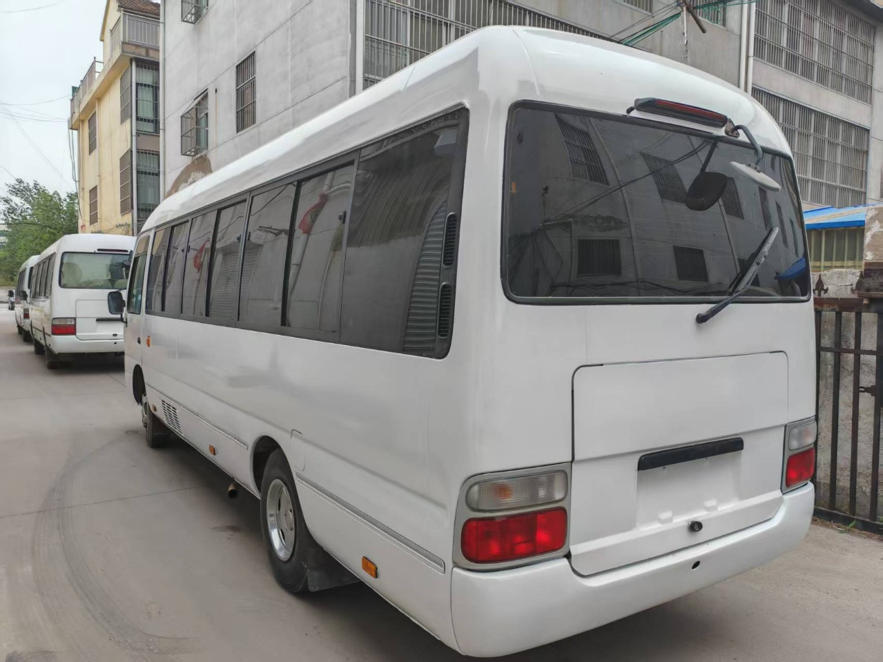 TOYOTA White Mini Bus 29 Seats Click Here for Discount - Autobus urban: foto 5 TOYOTA White Mini Bus 29 Seats Click Here for Discount - Autobus urban: foto 5