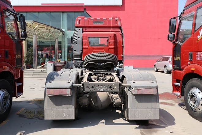 FAW Faw J6P 380HP Truck for Sale in Mali - Gjysmë-kamion: foto 2 FAW Faw J6P 380HP Truck for Sale in Mali - Gjysmë-kamion: foto 2