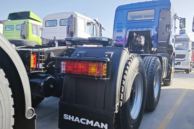 SHACMAN Shacman F3000 Truck Head for Sale in Saudi Arabia - Gjysmë-kamion: foto 2 SHACMAN Shacman F3000 Truck Head for Sale in Saudi Arabia - Gjysmë-kamion: foto 2