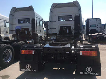 SHACMAN Shacman Tractor Cargo Truck for Sale in Namibia - Gjysmë-kamion: foto 2 SHACMAN Shacman Tractor Cargo Truck for Sale in Namibia - Gjysmë-kamion: foto 2