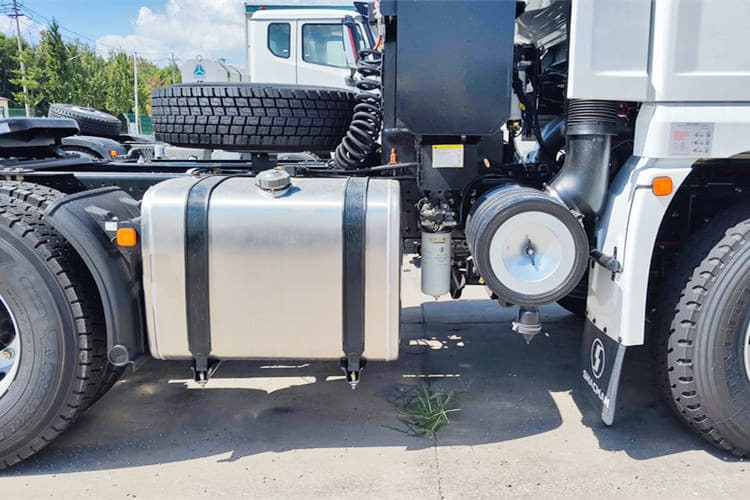 SHACMAN Shacman X3000 Truck Tractor Price for Sale in Jamaica - Gjysmë-kamion: foto 5 SHACMAN Shacman X3000 Truck Tractor Price for Sale in Jamaica - Gjysmë-kamion: foto 5
