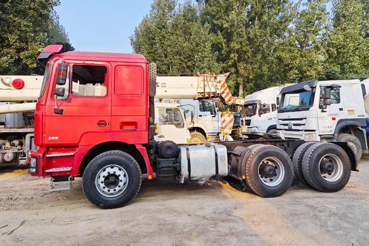 SHACMAN Used Shacman F3000 Truck Head for Sale in Mali - Gjysmë-kamion: foto 2 SHACMAN Used Shacman F3000 Truck Head for Sale in Mali - Gjysmë-kamion: foto 2