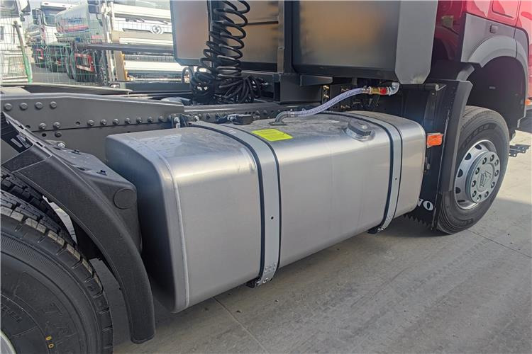 SINOTRUK Howo 6x4 Truck Price 380 HP Tractor Head for Sale In Zambia - Gjysmë-kamion: foto 4 SINOTRUK Howo 6x4 Truck Price 380 HP Tractor Head for Sale In Zambia - Gjysmë-kamion: foto 4