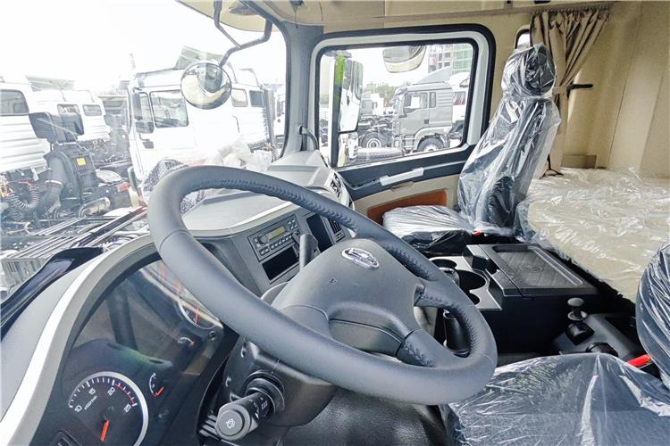 Shacman Shacman X3000 Truck Head 6x4 for Sale In Zambia - Gjysmë-kamion: foto 5 Shacman Shacman X3000 Truck Head 6x4 for Sale In Zambia - Gjysmë-kamion: foto 5