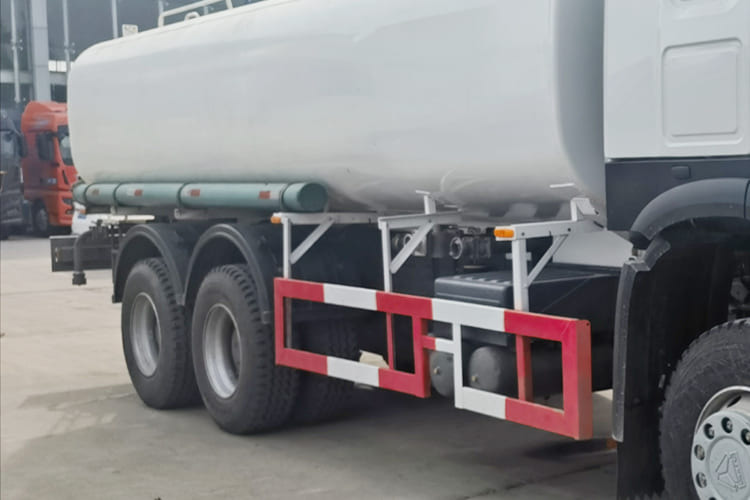 Howo Howo Water Tank Truck for Sale in Zambia - Autobot: foto 5 Howo Howo Water Tank Truck for Sale in Zambia - Autobot: foto 5