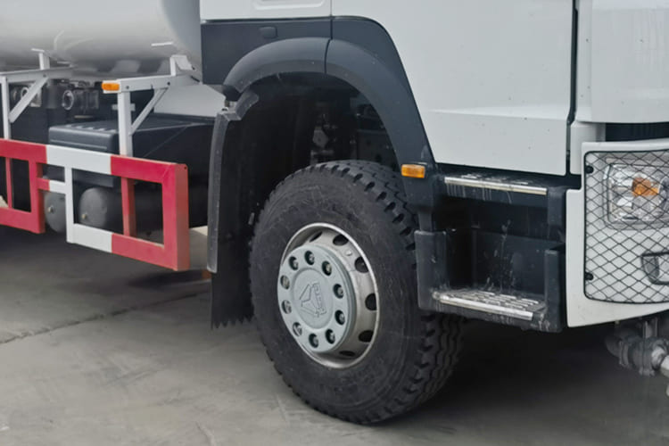 Howo Howo Water Tank Truck for Sale in Zambia - Autobot: foto 4 Howo Howo Water Tank Truck for Sale in Zambia - Autobot: foto 4