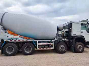 SINOTRUK Concrete Truck for Sale in Mali - Kamioni: foto 2 SINOTRUK Concrete Truck for Sale in Mali - Kamioni: foto 2