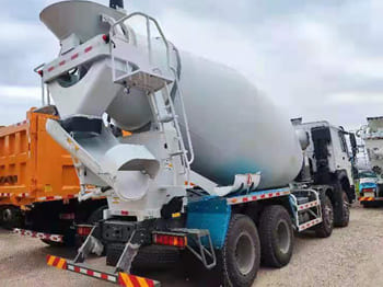 SINOTRUK Concrete Truck for Sale in Mali - Kamioni: foto 3 SINOTRUK Concrete Truck for Sale in Mali - Kamioni: foto 3
