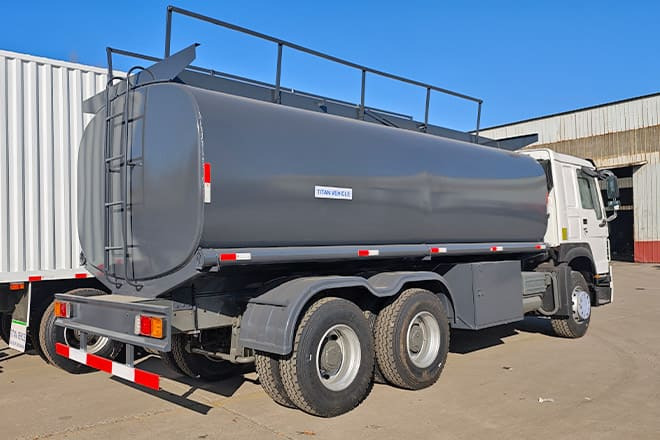 SINOTRUK 2025 New Howo Oil Tanker Trucks for Sale in Congo - Autobot: foto 3 SINOTRUK 2025 New Howo Oil Tanker Trucks for Sale in Congo - Autobot: foto 3