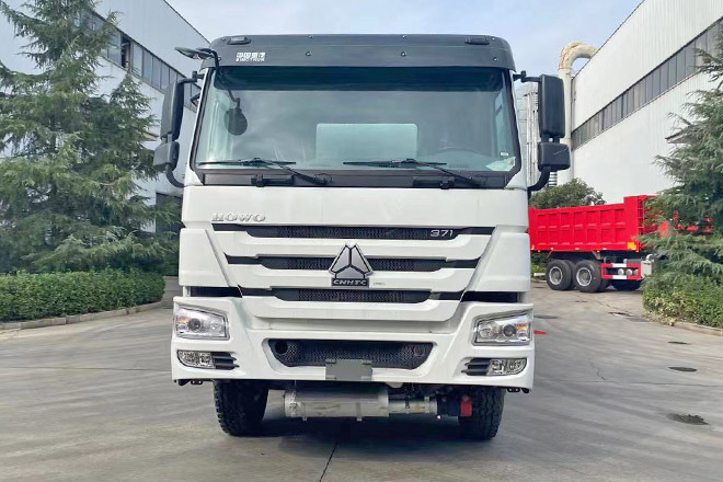 SINOTRUK Howo 371 Petrol Tank Truck Price for Sale in Saudi Arabia - Autobot: foto 3 SINOTRUK Howo 371 Petrol Tank Truck Price for Sale in Saudi Arabia - Autobot: foto 3