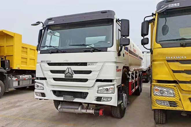 SINOTRUK Howo 6X4 Oil Truck Price for Sale in Djibouti - Autobot: foto 2 SINOTRUK Howo 6X4 Oil Truck Price for Sale in Djibouti - Autobot: foto 2