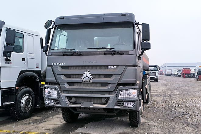 SINOTRUK Howo 6x4 380 Oil Truck for Sale in Mali - Autobot: foto 2 SINOTRUK Howo 6x4 380 Oil Truck for Sale in Mali - Autobot: foto 2