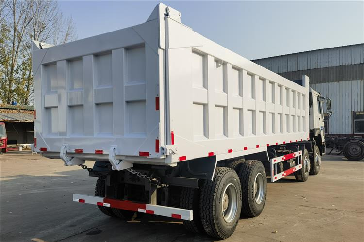 SINOTRUK Second Hand Howo 8X4 Tipper Truck Price for Sale In Ghana - Kamion vetëshkarkues: foto 2 SINOTRUK Second Hand Howo 8X4 Tipper Truck Price for Sale In Ghana - Kamion vetëshkarkues: foto 2