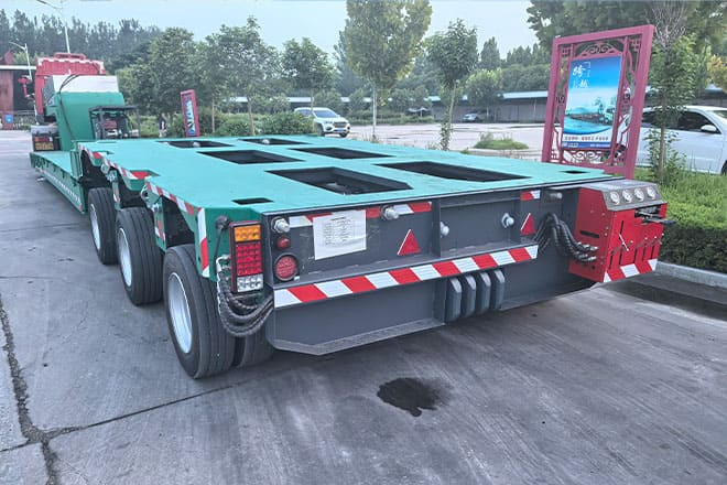 TITAN 20m Extendable Semi Trailer for sale in Nigeria - Gjysmë rimorkio me plan ngarkimi të ulët: foto 2 TITAN 20m Extendable Semi Trailer for sale in Nigeria - Gjysmë rimorkio me plan ngarkimi të ulët: foto 2
