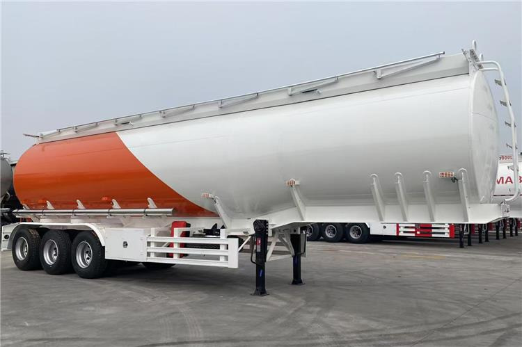 TITAN 3 Axle 38000 Liters Oil Tanker Trailer for Sale In Tanzania - Gjysmë rimorkio me bot: foto 1 TITAN 3 Axle 38000 Liters Oil Tanker Trailer for Sale In Tanzania - Gjysmë rimorkio me bot: foto 1