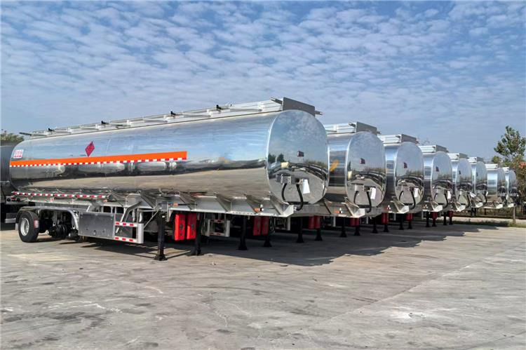 TITAN 3 Axle 45000 L Aluminum Tanker Trailer for Sale In Zimbabwe - Gjysmë rimorkio me bot: foto 1 TITAN 3 Axle 45000 L Aluminum Tanker Trailer for Sale In Zimbabwe - Gjysmë rimorkio me bot: foto 1