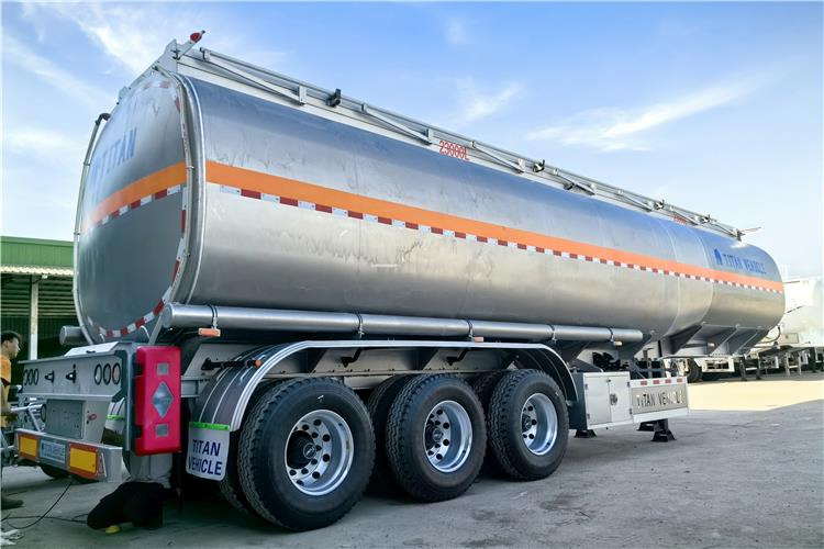 TITAN 3 Axle Aluminum Fuel Tanker Trailer for Sale In Jamaica - Gjysmë rimorkio me bot: foto 2 TITAN 3 Axle Aluminum Fuel Tanker Trailer for Sale In Jamaica - Gjysmë rimorkio me bot: foto 2