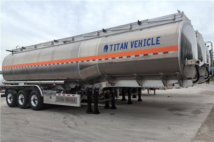 TITAN 3 Axle Aluminum Fuel Tanker Trailer for Sale In Jamaica - Gjysmë rimorkio me bot: foto 1 TITAN 3 Axle Aluminum Fuel Tanker Trailer for Sale In Jamaica - Gjysmë rimorkio me bot: foto 1