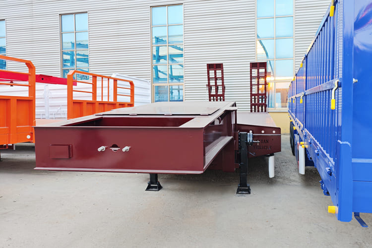 TITAN 3 Axle Low Bed Trailer for Sale in Saudi Arabia - Gjysmë rimorkio me plan ngarkimi të ulët: foto 3 TITAN 3 Axle Low Bed Trailer for Sale in Saudi Arabia - Gjysmë rimorkio me plan ngarkimi të ulët: foto 3