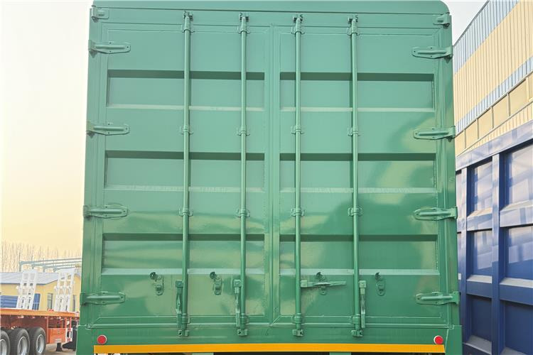 TITAN 4 Axle 80 Ton Livestock Semi Trailer for Sale In Sudan - Gjysmë rimorkio bagëtish: foto 3 TITAN 4 Axle 80 Ton Livestock Semi Trailer for Sale In Sudan - Gjysmë rimorkio bagëtish: foto 3