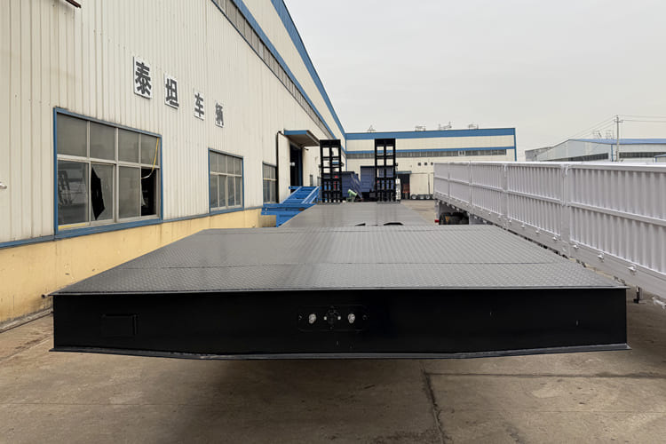 TITAN 4 Axle Lowbed Trailer for Sale in Mali - Gjysmë rimorkio me plan ngarkimi të ulët: foto 3 TITAN 4 Axle Lowbed Trailer for Sale in Mali - Gjysmë rimorkio me plan ngarkimi të ulët: foto 3