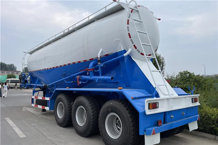 TITAN 50 Ton Cement Tanker Trailer for Sale In Uae - Gjysmë rimorkio me bot: foto 1 TITAN 50 Ton Cement Tanker Trailer for Sale In Uae - Gjysmë rimorkio me bot: foto 1