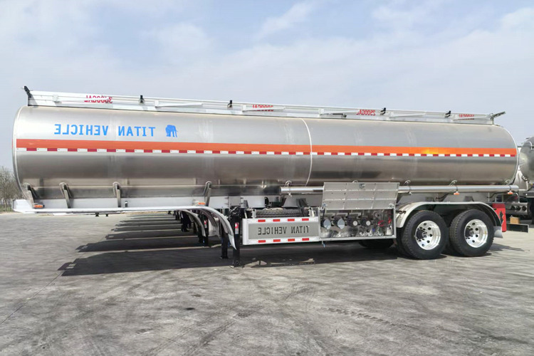 TITAN Aluminum Tanker Trailer for Sale in Malawi - Gjysmë rimorkio me bot: foto 3 TITAN Aluminum Tanker Trailer for Sale in Malawi - Gjysmë rimorkio me bot: foto 3