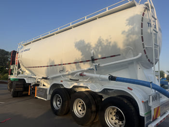 TITAN Bulker Trailer Truck for Sale in Jamaica - Gjysmë rimorkio me bot: foto 2 TITAN Bulker Trailer Truck for Sale in Jamaica - Gjysmë rimorkio me bot: foto 2