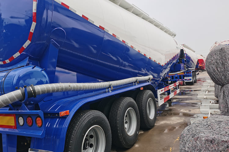 TITAN Cement Bulker Trailer for Sale in Jamaica - Gjysmë rimorkio me bot: foto 3 TITAN Cement Bulker Trailer for Sale in Jamaica - Gjysmë rimorkio me bot: foto 3