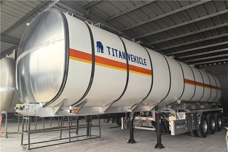 TITAN Tri Axle Aluminum Alloy Tanker Trailer for Sale In Saudi Arabia - Gjysmë rimorkio me bot: foto 1 TITAN Tri Axle Aluminum Alloy Tanker Trailer for Sale In Saudi Arabia - Gjysmë rimorkio me bot: foto 1