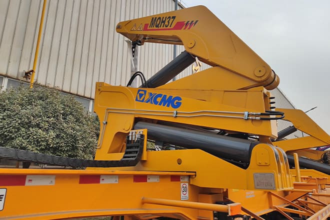 XCMG 37 Ton Side Lifter Container for Sale in Vietnam - Transportjer kontejnerësh/ Gjysmë rimorkio me karroceri të çmontueshme: foto 3 XCMG 37 Ton Side Lifter Container for Sale in Vietnam - Transportjer kontejnerësh/ Gjysmë rimorkio me karroceri të çmontueshme: foto 3