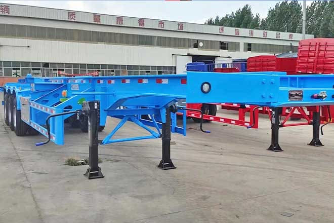 XCMG 40Ft Container Side Loader for Sale in Papua New Guinea - Transportjer kontejnerësh/ Gjysmë rimorkio me karroceri të çmontueshme: foto 1 XCMG 40Ft Container Side Loader for Sale in Papua New Guinea - Transportjer kontejnerësh/ Gjysmë rimorkio me karroceri të çmontueshme: foto 1