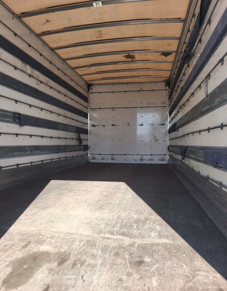 Kamion vagonetë Iveco DAILY 70C18 KONTENER 5,5M obsługa silnika nowy rozrząd: foto 9 Kamion vagonetë Iveco DAILY 70C18 KONTENER 5,5M obsługa silnika nowy rozrząd: foto 9