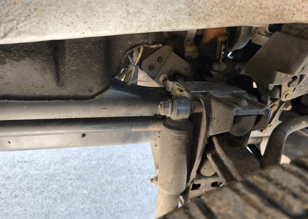 Iveco DAILY 70C18 KONTENER 5,5M obsługa silnika nowy rozrząd - Kamion vagonetë: foto 4 Iveco DAILY 70C18 KONTENER 5,5M obsługa silnika nowy rozrząd - Kamion vagonetë: foto 4