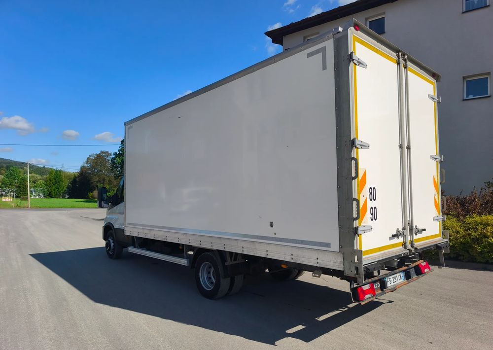 Kamion vagonetë Iveco DAILY 70C18 KONTENER 5,5M obsługa silnika nowy rozrząd: foto 8 Kamion vagonetë Iveco DAILY 70C18 KONTENER 5,5M obsługa silnika nowy rozrząd: foto 8