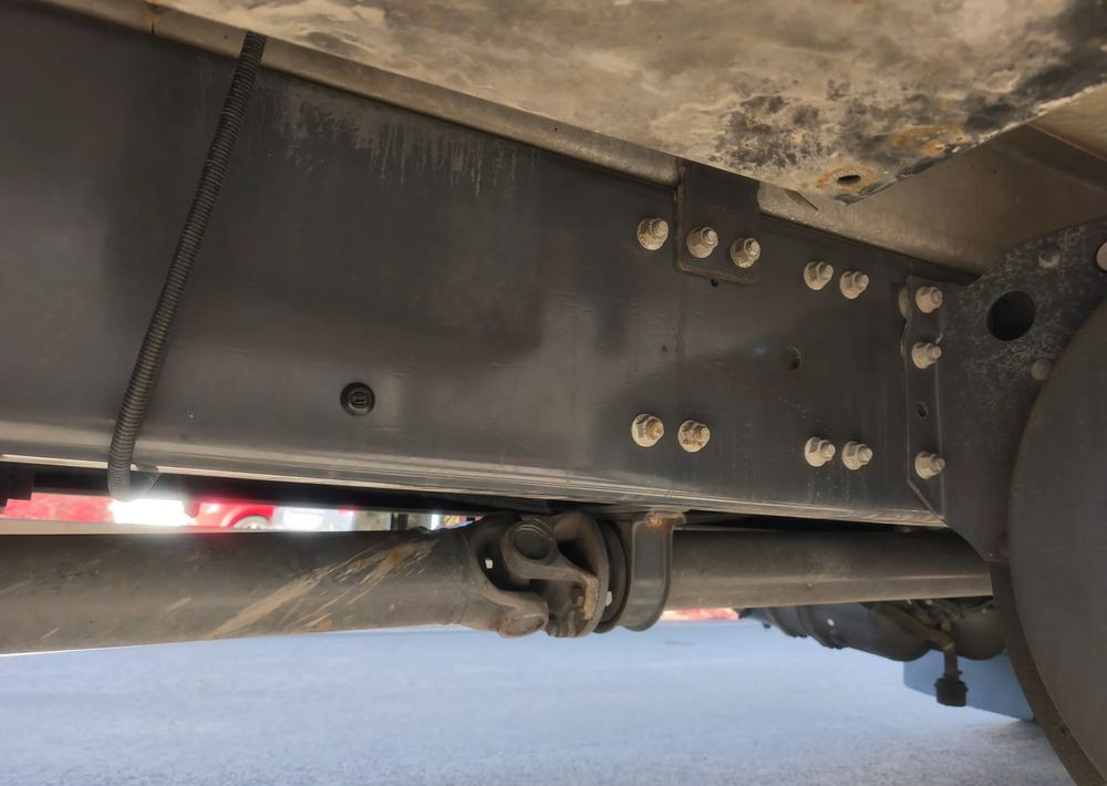 Renault GAMA D 18.320  chłodnia izoterma 19 palet - Kamion frigorifer: foto 4 Renault GAMA D 18.320  chłodnia izoterma 19 palet - Kamion frigorifer: foto 4