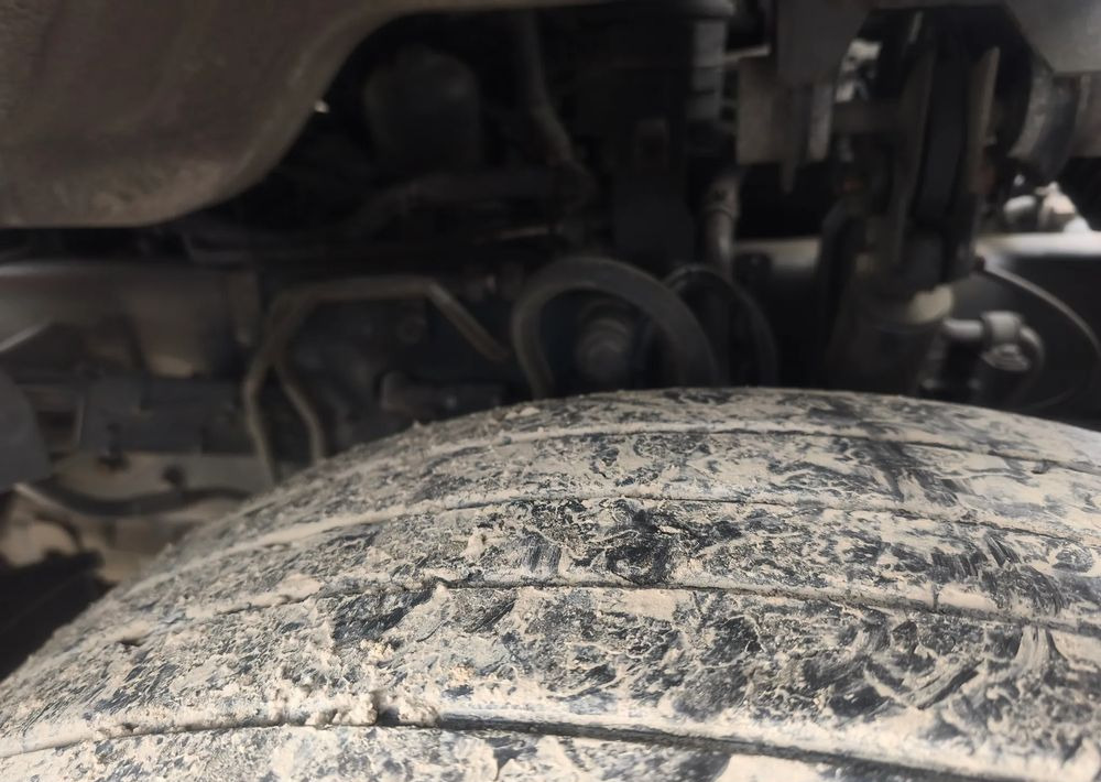 Renault Gama D 18.280 rama do zabudowy poduszka - Kamion kabinë-shasi: foto 4 Renault Gama D 18.280 rama do zabudowy poduszka - Kamion kabinë-shasi: foto 4