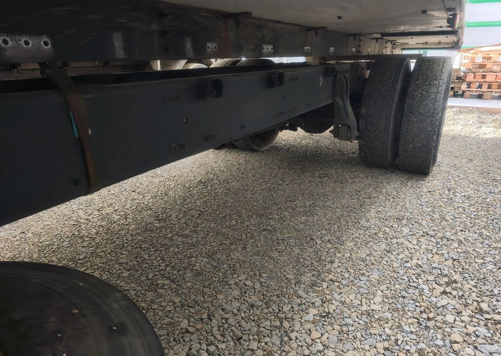 Renault Gama D 18.280 rama do zabudowy poduszka - Kamion kabinë-shasi: foto 5 Renault Gama D 18.280 rama do zabudowy poduszka - Kamion kabinë-shasi: foto 5