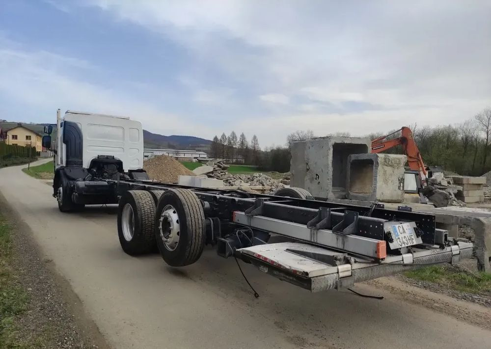 Renault Premium 26.380 Dxi  6x2 rama do zabudowy - Kamion kabinë-shasi: foto 4 Renault Premium 26.380 Dxi  6x2 rama do zabudowy - Kamion kabinë-shasi: foto 4