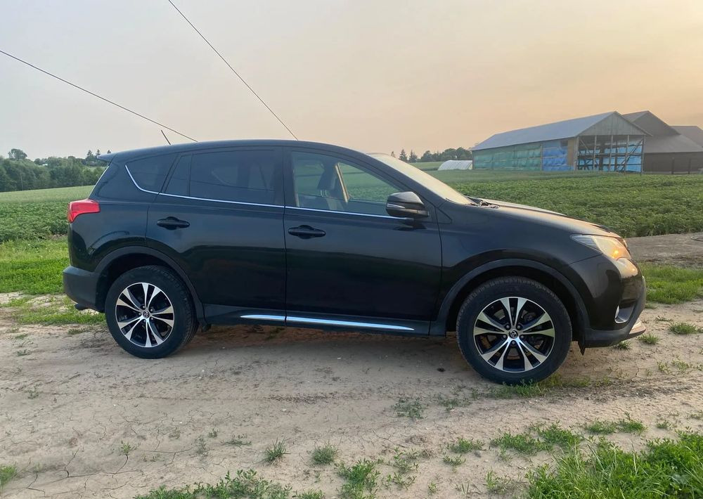 Toyota RAV4 2.0 D-4D 4x4 - SUV: foto 2 Toyota RAV4 2.0 D-4D 4x4 - SUV: foto 2