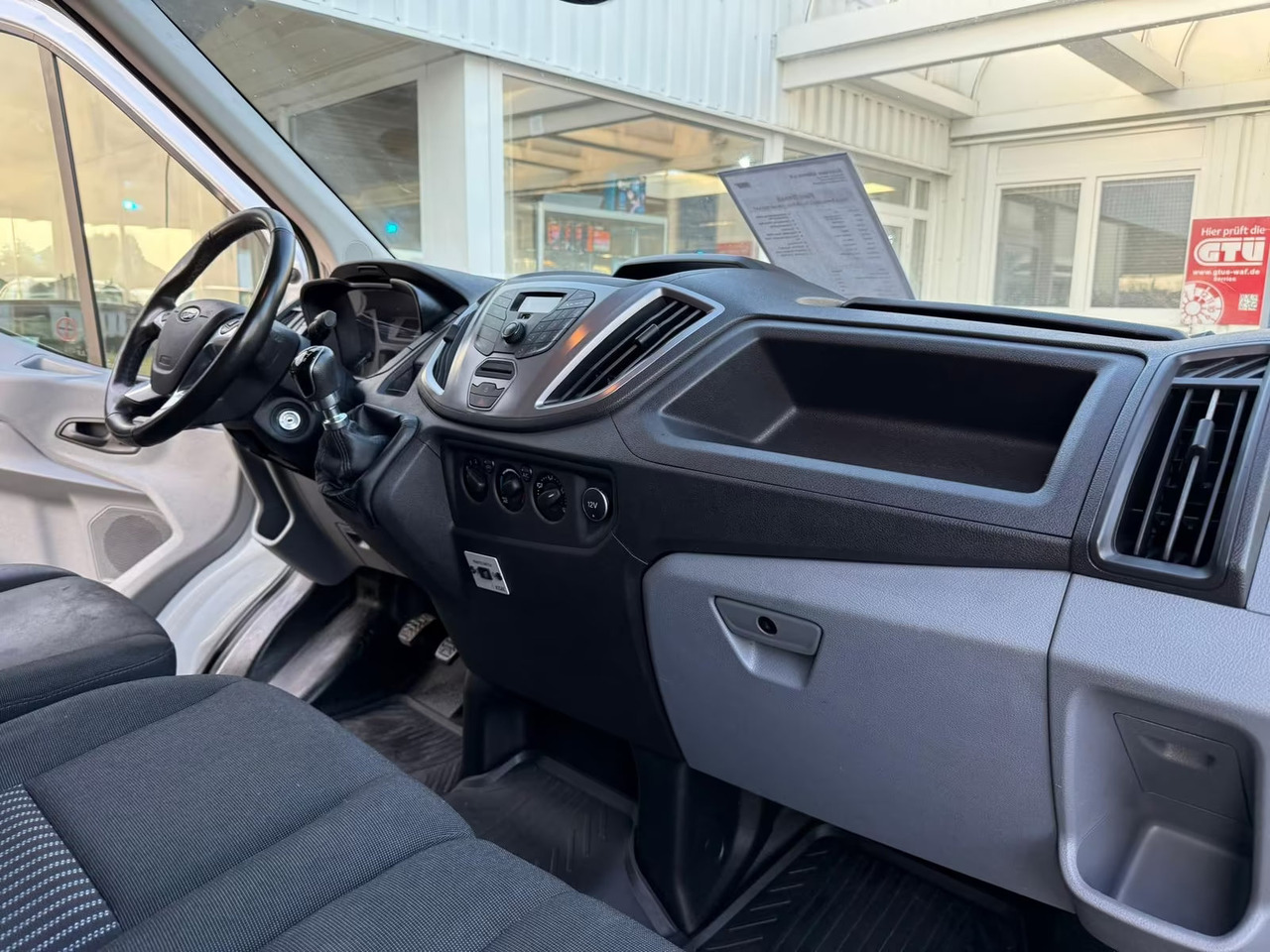 Ford Transit - Furgon i vogël: foto 5 Ford Transit - Furgon i vogël: foto 5