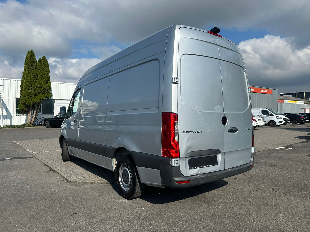 MERCEDES-BENZ Sprinter - Furgon: foto 3 MERCEDES-BENZ Sprinter - Furgon: foto 3
